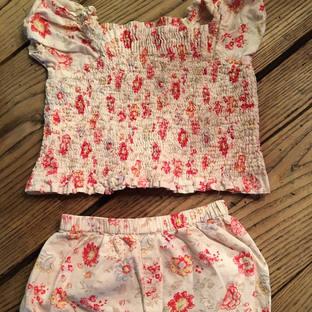 💕 GAP BABY SMOCKED TOP & BLOOMERS SIZE 2 💕